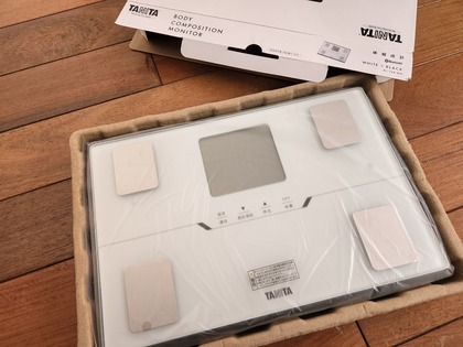 とうとう買っちゃった。タニタの体組成計♪